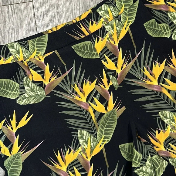 Carolina Belle Black Floral Summer Short - Picture 5 of 10